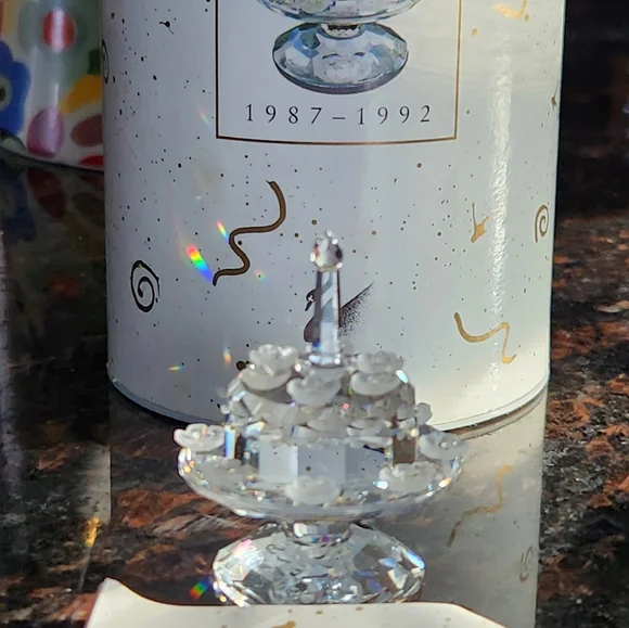 Swarovski Crystal SCS 1992 5th Anniversary Cake Figurine 169678 Retired MIB - Picture 6 of 8